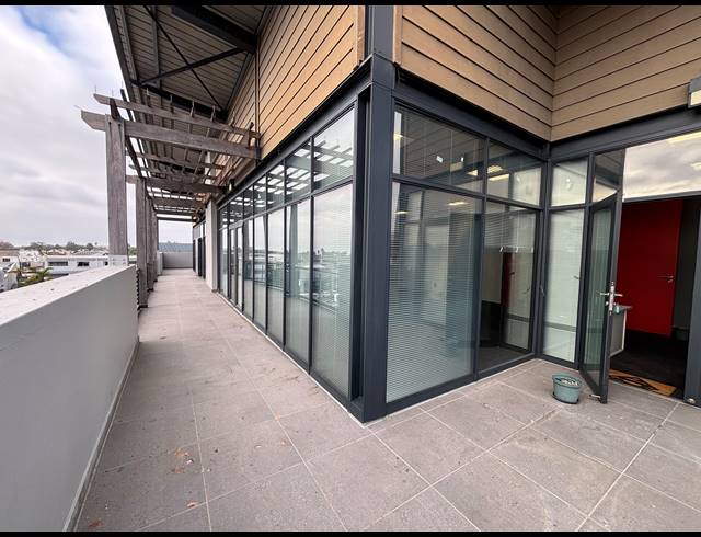 156M² OFFICE TO LET IN DURBANVILLE CENTRAL